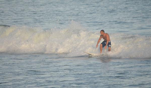 Noosa surfing